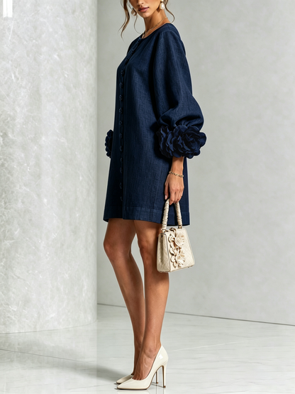 Marina | Vestido de lino con puños de rosas, azul marino