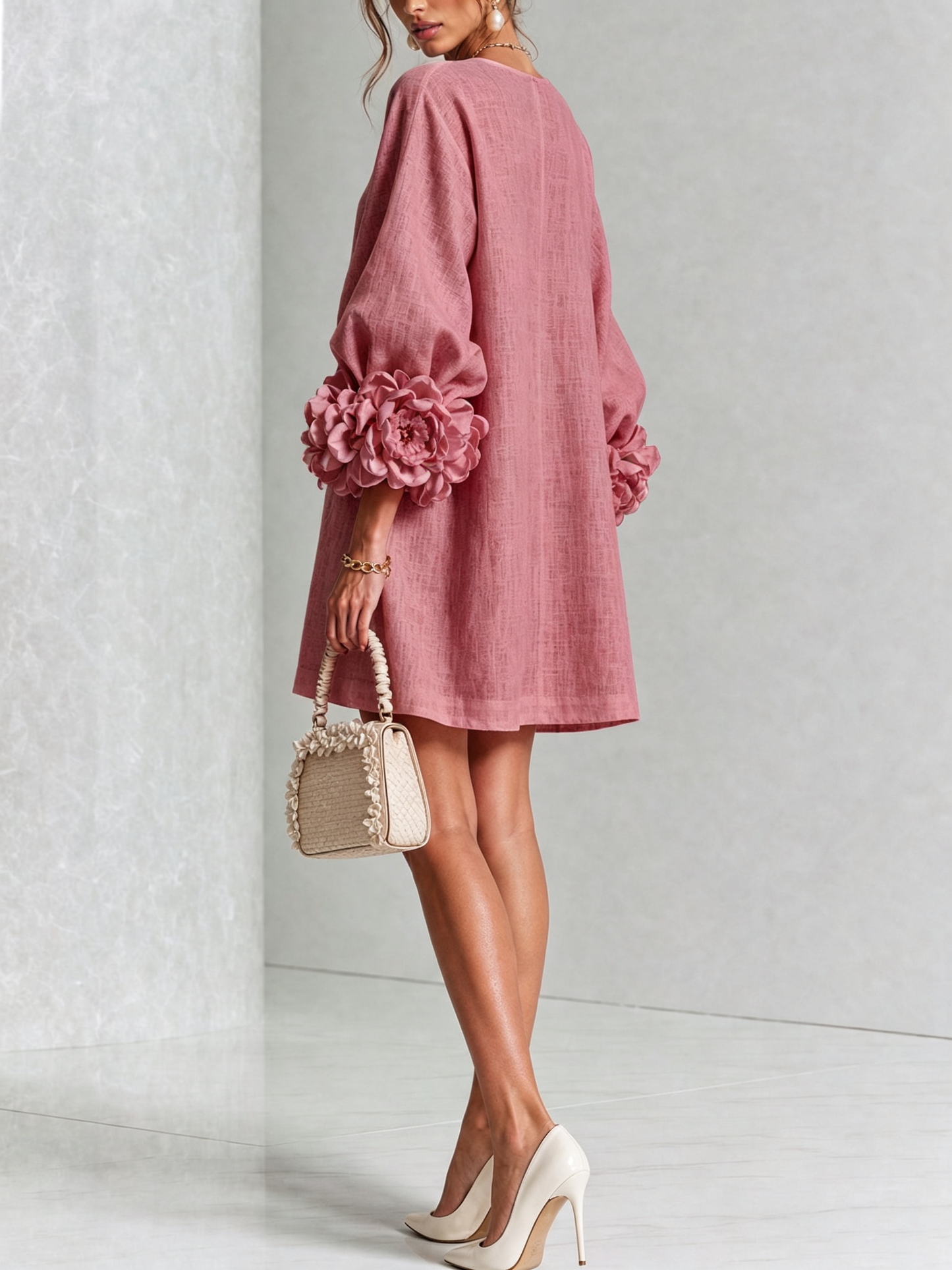 Alba |  Vestido de lino con puños de rosas, Rosa Antico